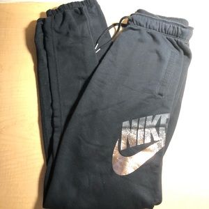 NIKE SWEATPANTS